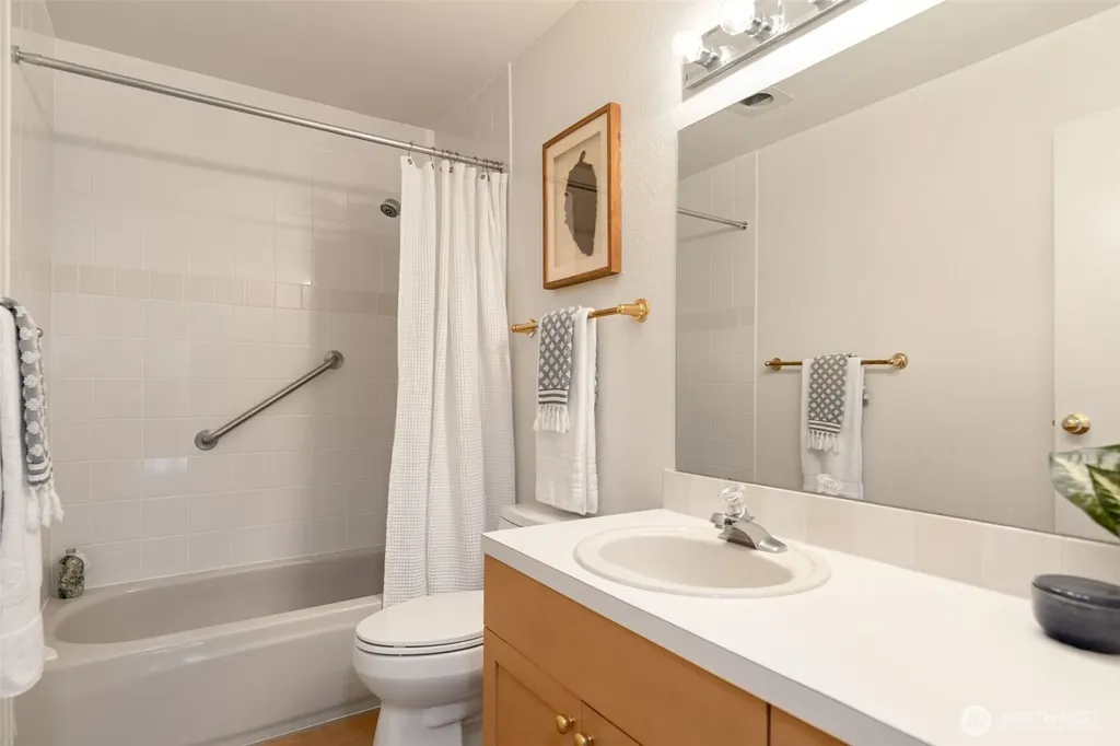 10419 NE 32nd Place Bellevue WA 98004