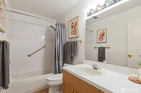 10419 NE 32nd Place Bellevue WA 98004