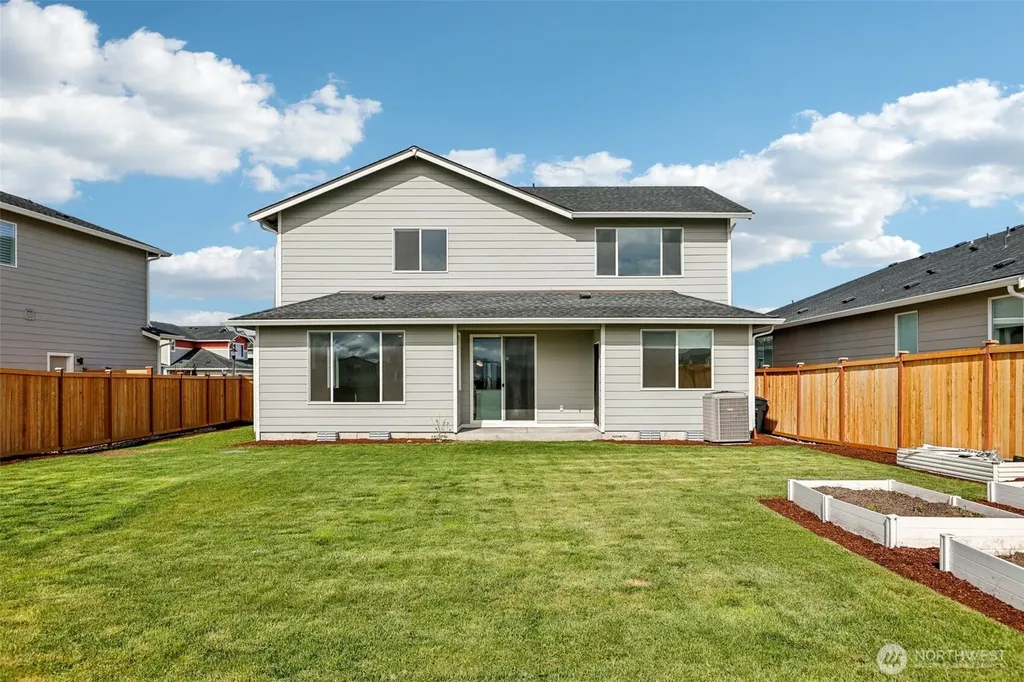18351 134th Avenue E Puyallup WA 98374