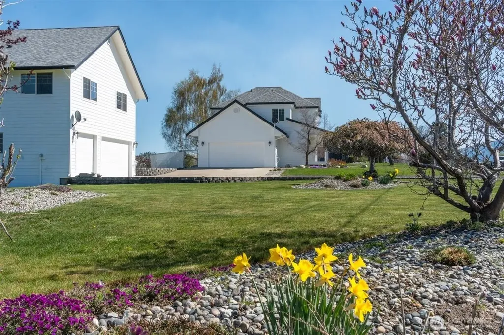 1190 Summit Boulevard Manson WA 98831
