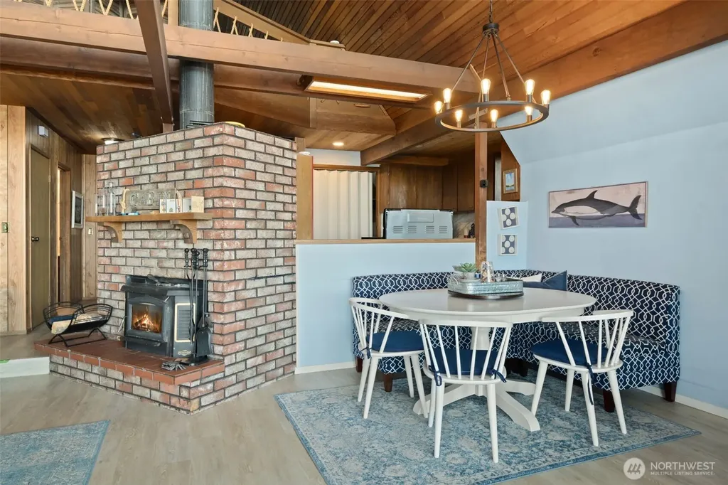 362 E Pointes Drive E Shelton WA 98584