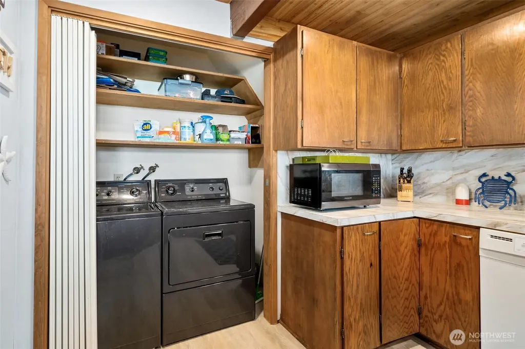 362 E Pointes Drive E Shelton WA 98584