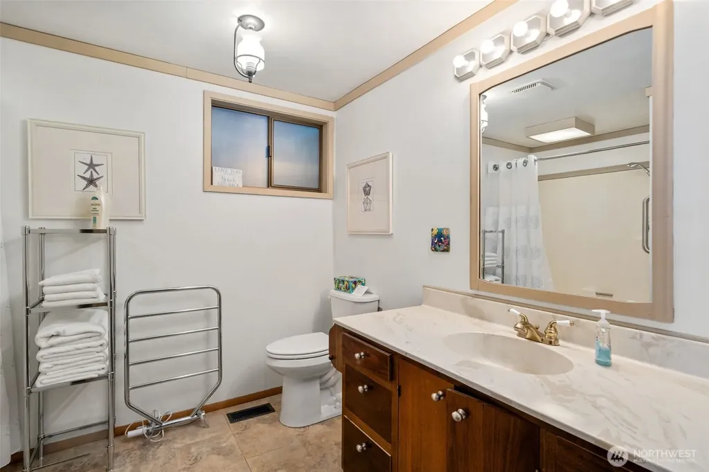 362 E Pointes Drive E Shelton WA 98584
