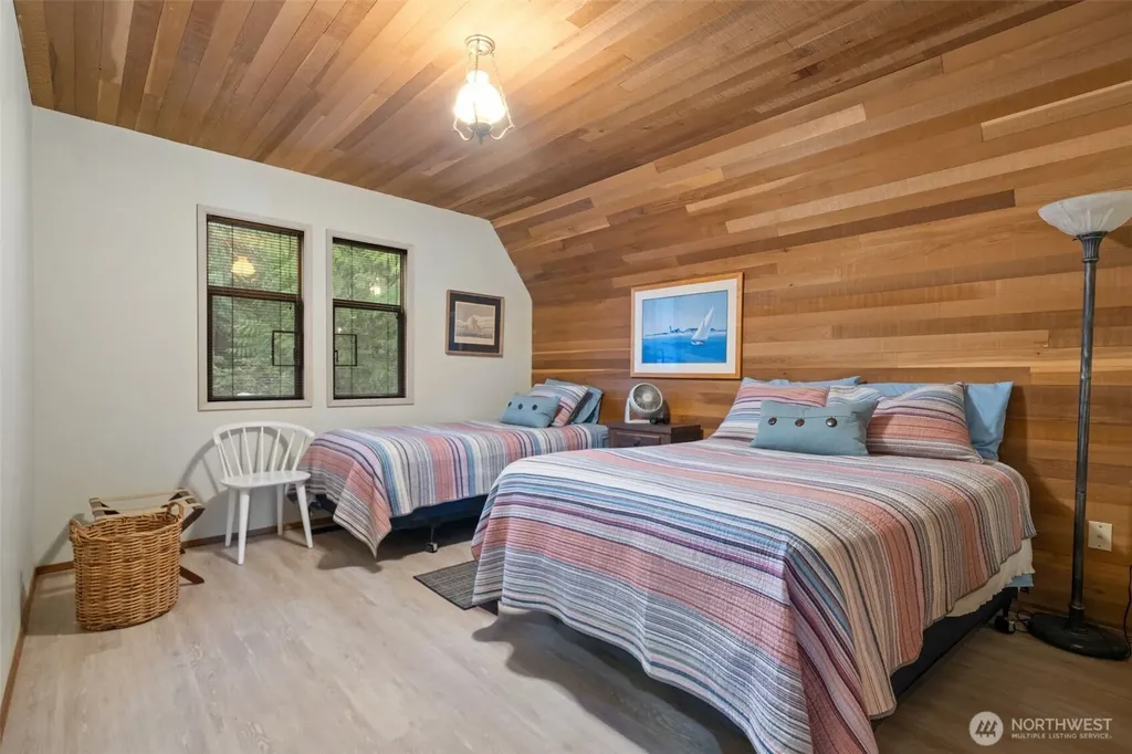 362 E Pointes Drive E Shelton WA 98584
