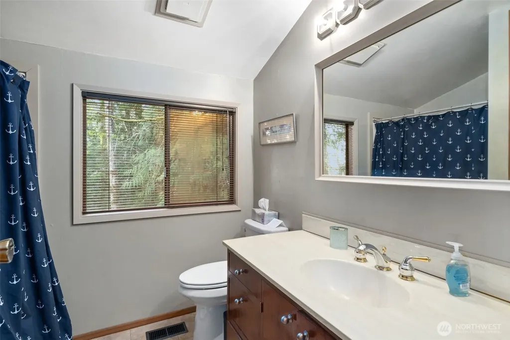 362 E Pointes Drive E Shelton WA 98584