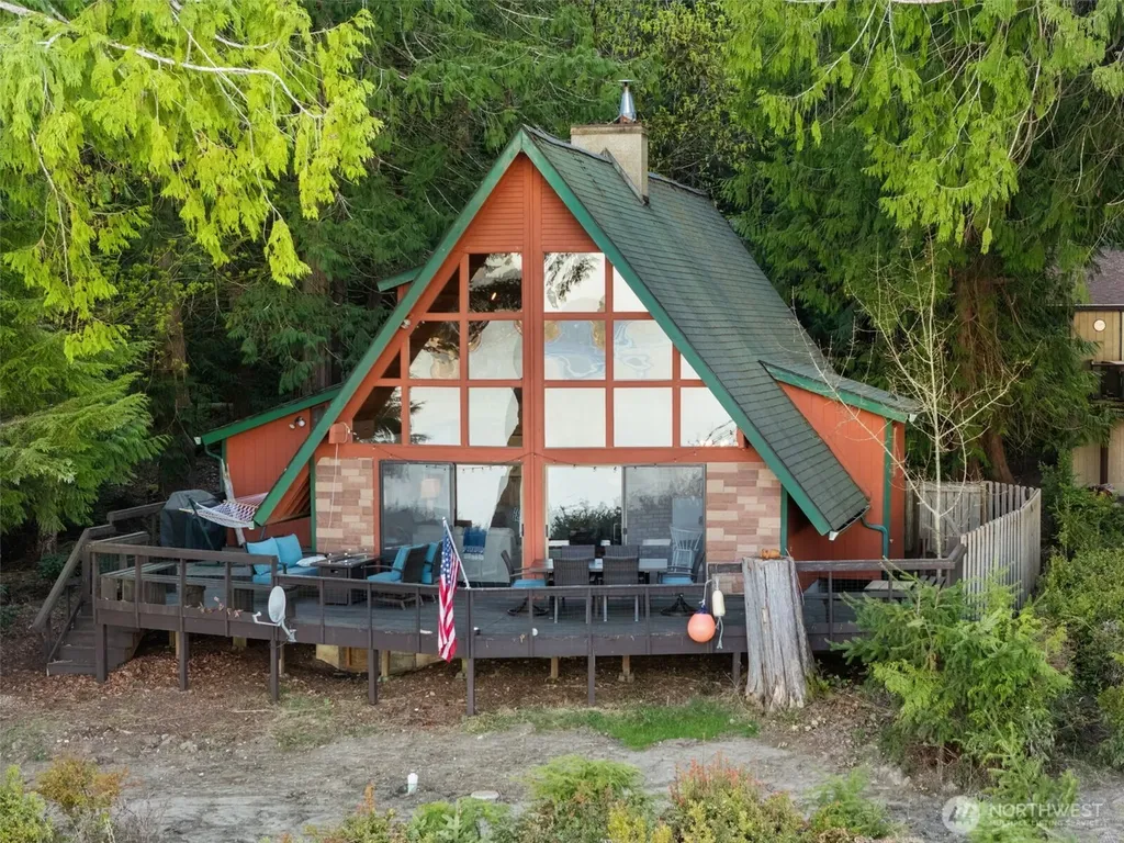 362 E Pointes Drive E Shelton WA 98584