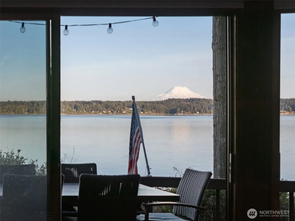 362 E Pointes Drive E Shelton WA 98584