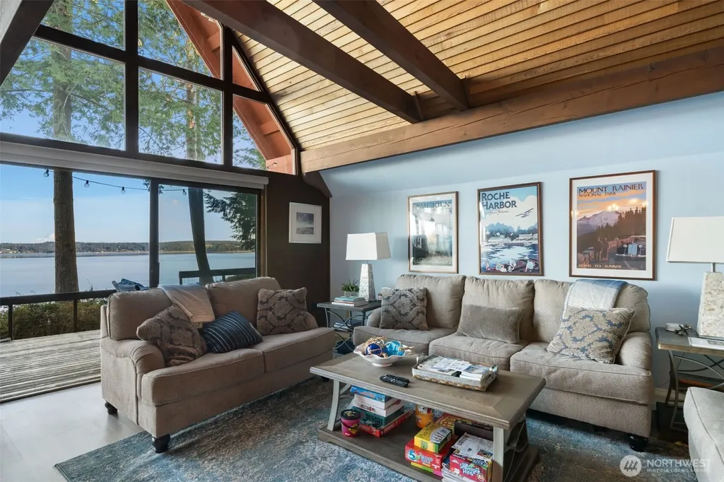 362 E Pointes Drive E Shelton WA 98584