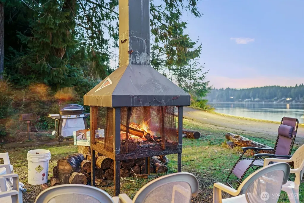 362 E Pointes Drive E Shelton WA 98584
