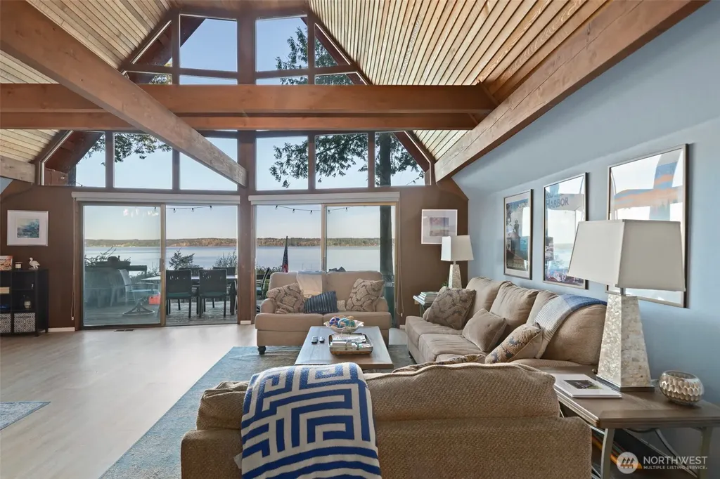 362 E Pointes Drive E Shelton WA 98584