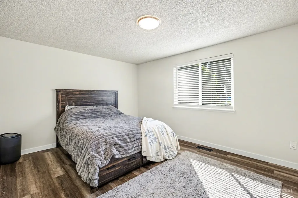 12211 109th Avenue Ct E Puyallup WA 98374