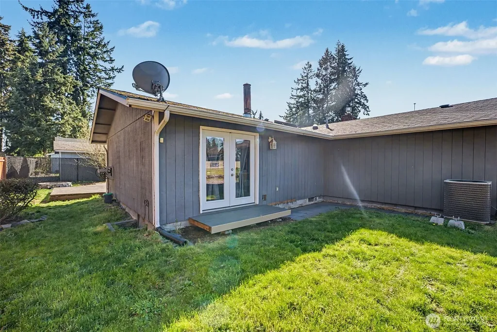 12211 109th Avenue Ct E Puyallup WA 98374