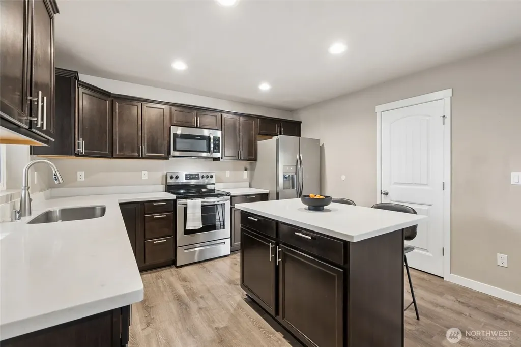 320 E Road Of Tralee Shelton WA 98584