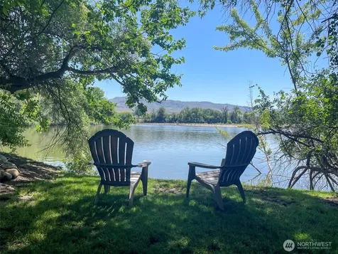 725 Okoma Drive Omak WA 98841