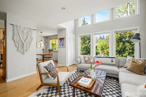 3423 W Government Way Seattle WA 98199