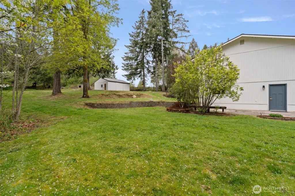 4631 E Grapeview Loop Road Allyn WA 98524