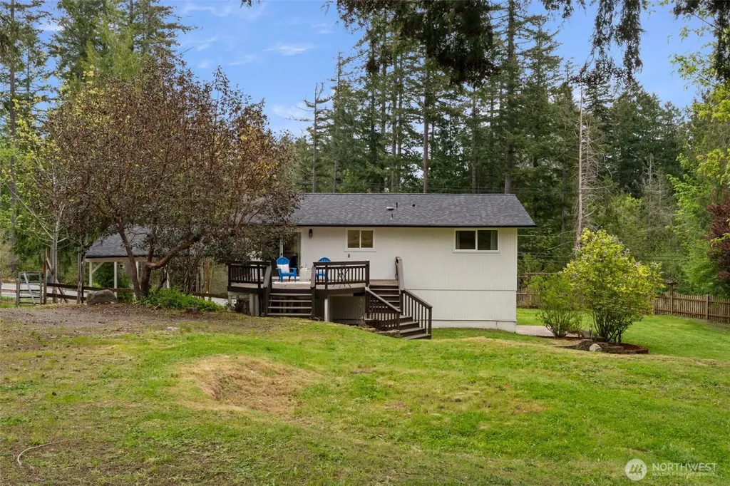 4631 E Grapeview Loop Road Allyn WA 98524