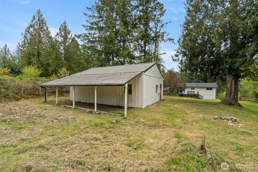 4631 E Grapeview Loop Road Allyn WA 98524