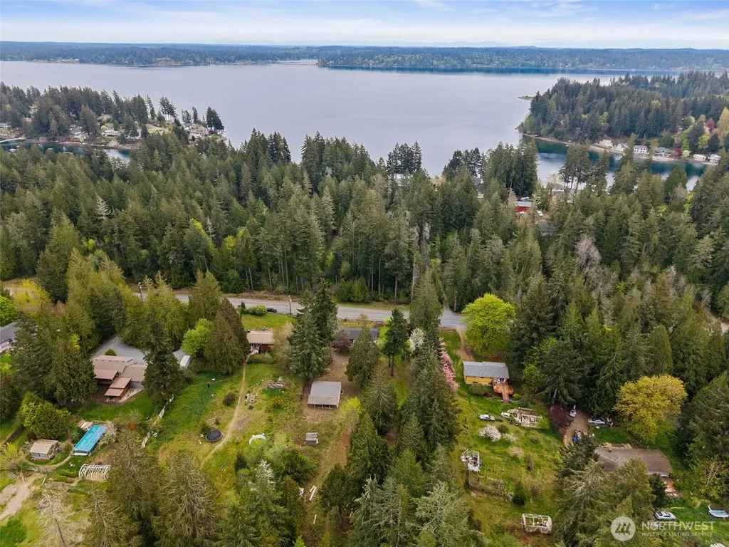 4631 E Grapeview Loop Road Allyn WA 98524