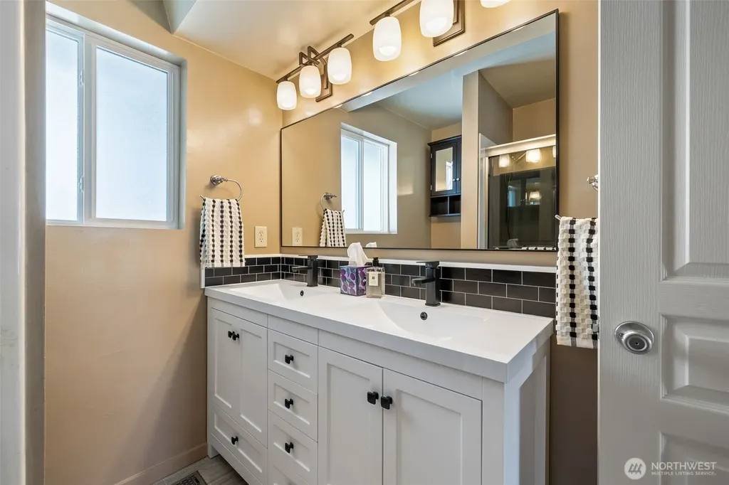 14225 104th Avenue NE Kirkland WA 98034