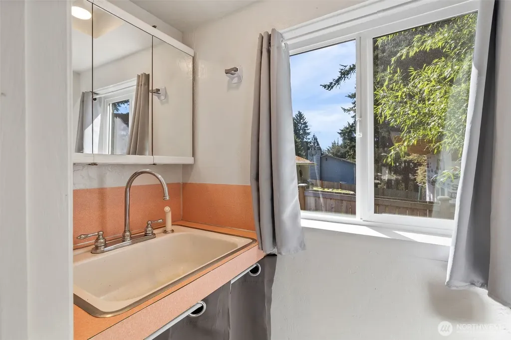 14225 104th Avenue NE Kirkland WA 98034