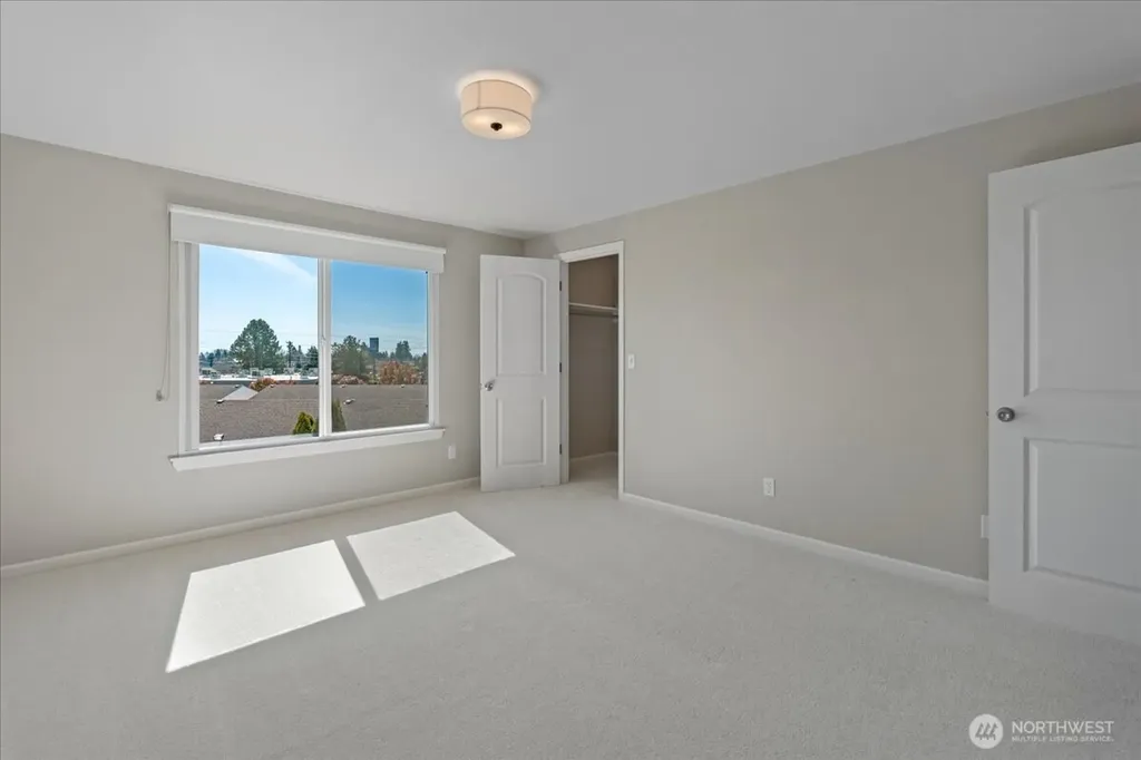 9815 Holly Drive Everett WA 98204