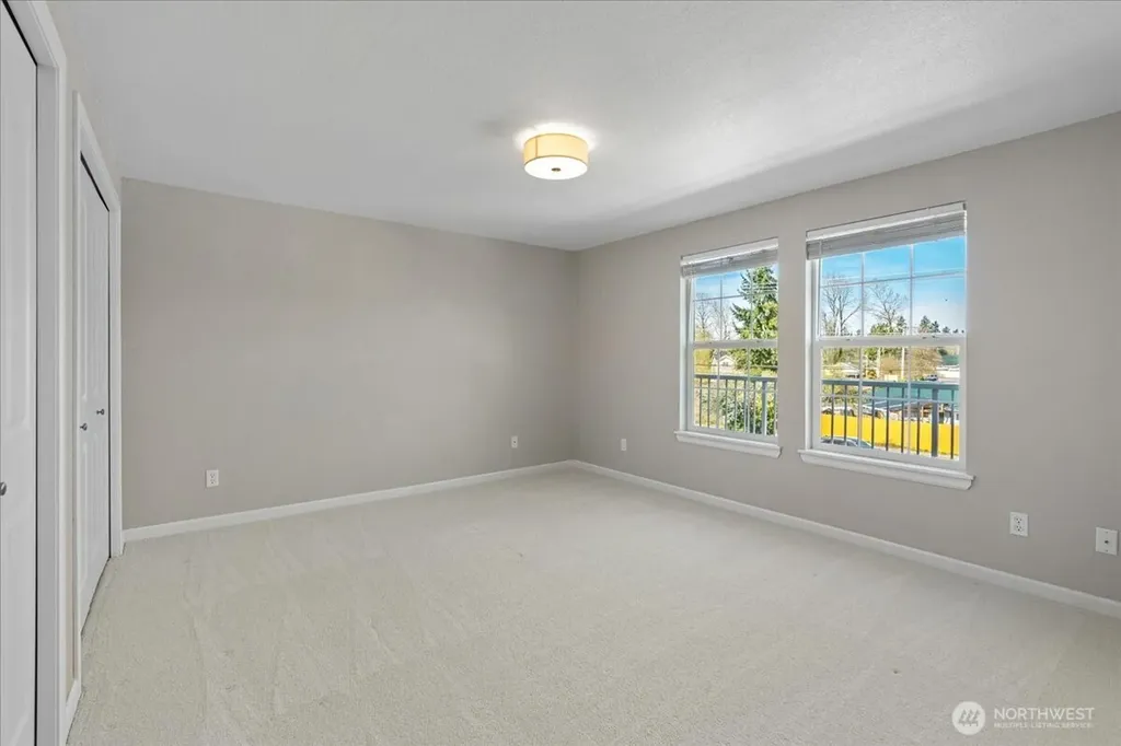 9815 Holly Drive Everett WA 98204
