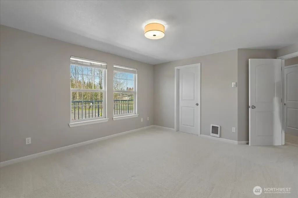 9815 Holly Drive Everett WA 98204