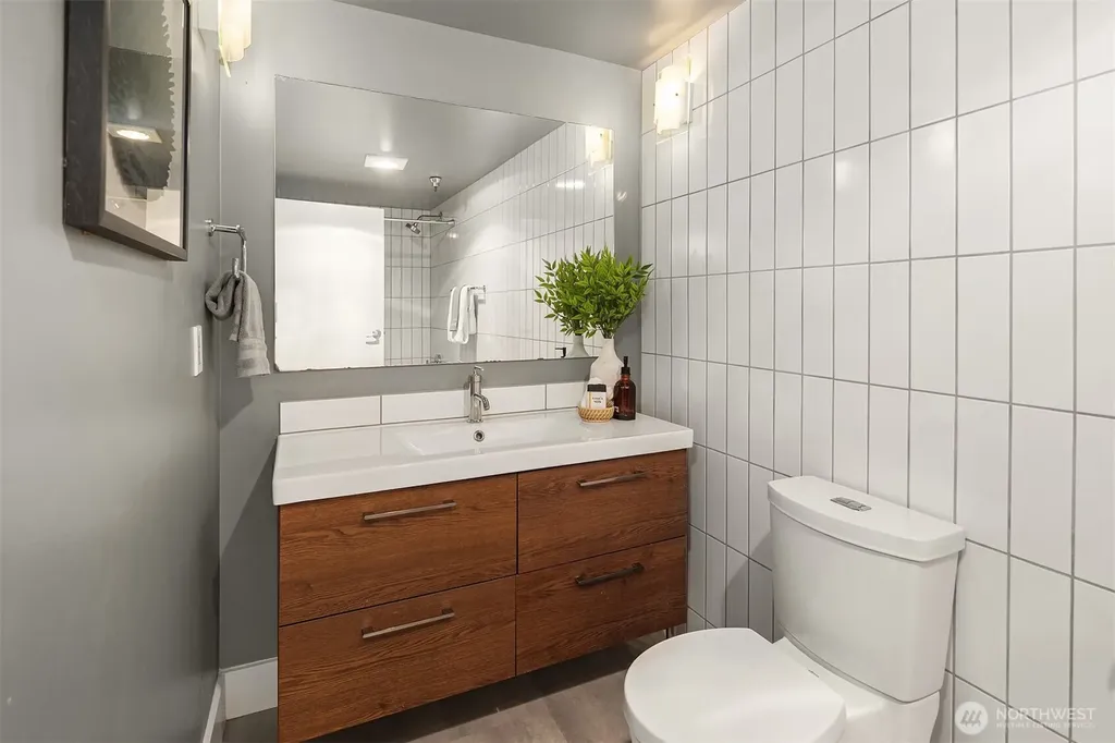 1507 Western Avenue Seattle WA 98101