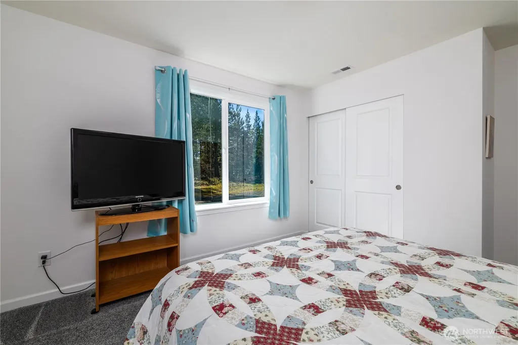331 E Little Bear Lane Shelton WA 98584