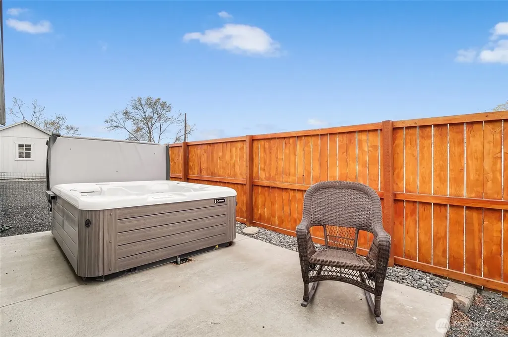 423 2nd Avenue SE Soap Lake WA 98851