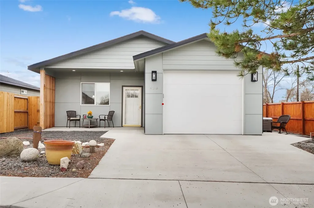 423 2nd Avenue SE Soap Lake WA 98851