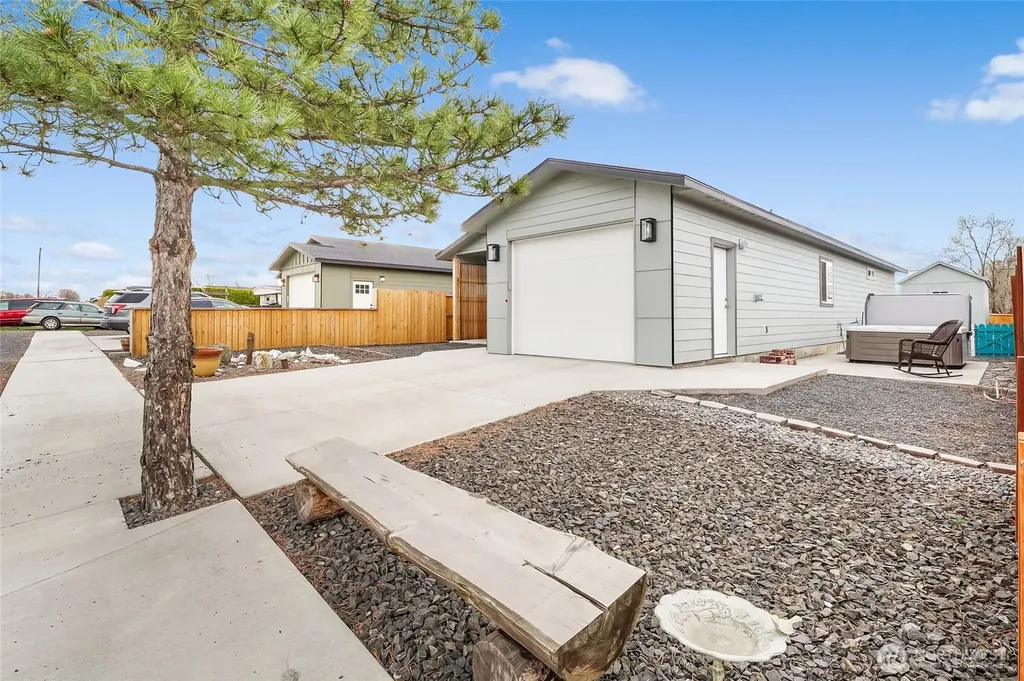 423 2nd Avenue SE Soap Lake WA 98851