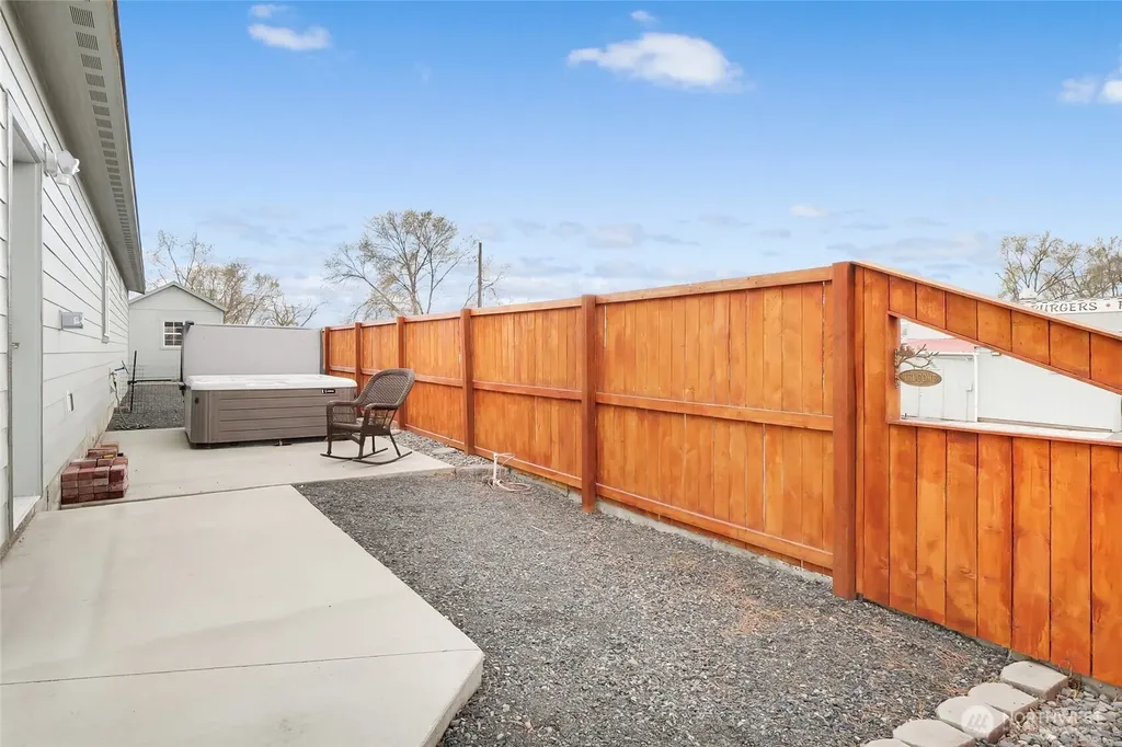 423 2nd Avenue SE Soap Lake WA 98851