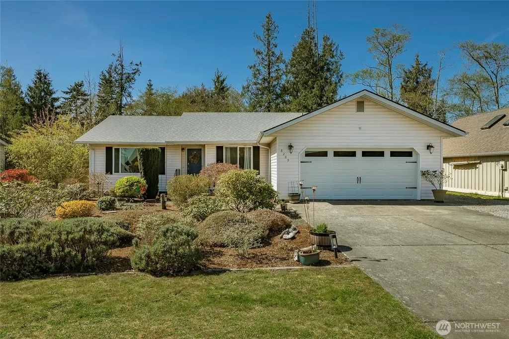 8209 Comox Road Birch Bay WA 98230