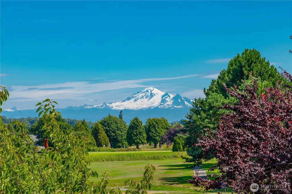 8209 Comox Road Birch Bay WA 98230