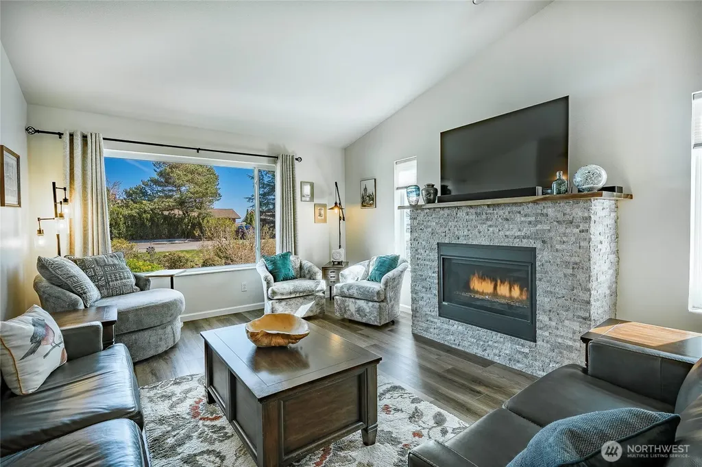 8209 Comox Road Birch Bay WA 98230