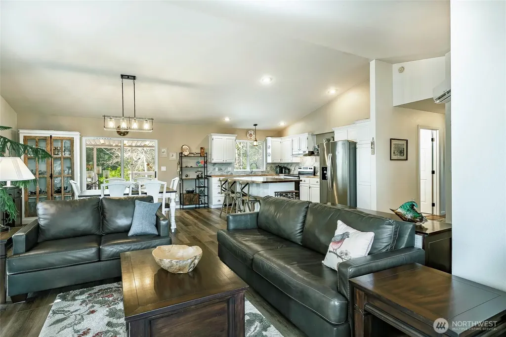 8209 Comox Road Birch Bay WA 98230