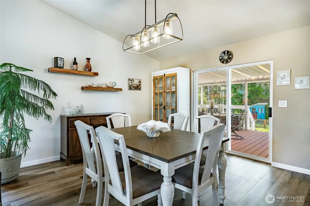 8209 Comox Road Birch Bay WA 98230