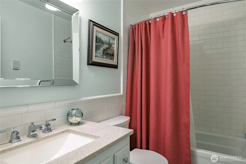 8209 Comox Road Birch Bay WA 98230