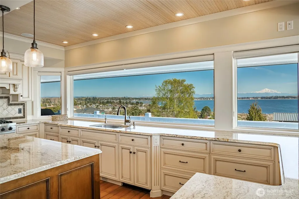 5685 Nakat Way Blaine WA 98230
