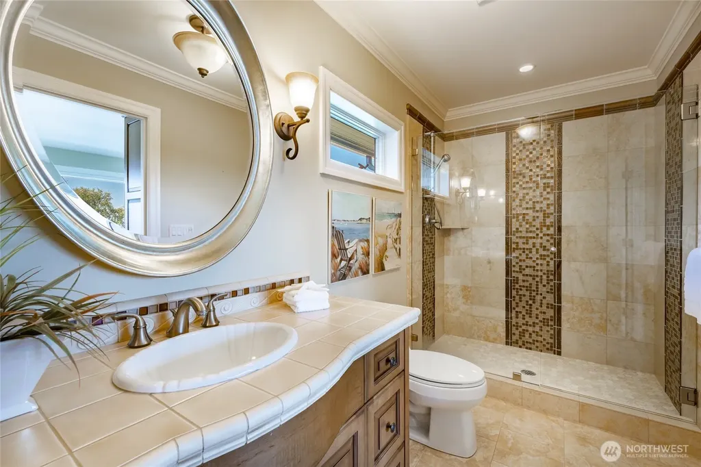 5685 Nakat Way Blaine WA 98230