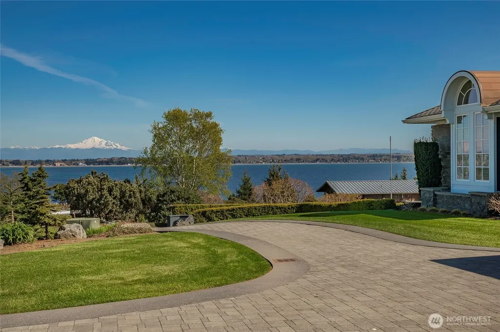 5685 Nakat Way Blaine WA 98230