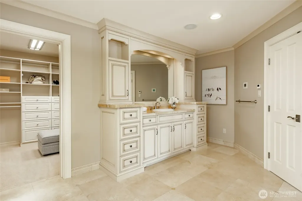 5685 Nakat Way Blaine WA 98230