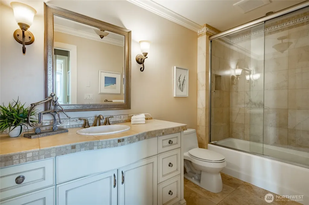 5685 Nakat Way Blaine WA 98230