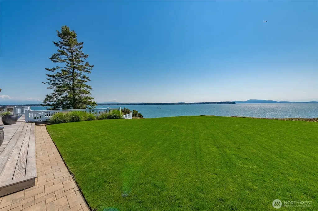 5685 Nakat Way Blaine WA 98230