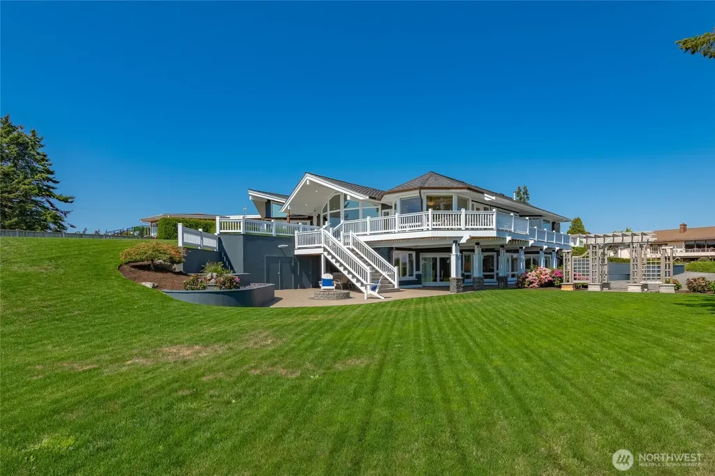 5685 Nakat Way Blaine WA 98230