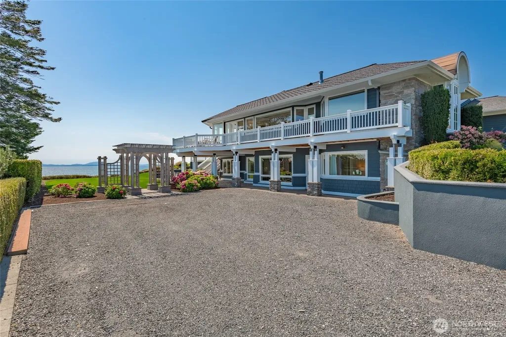 5685 Nakat Way Blaine WA 98230