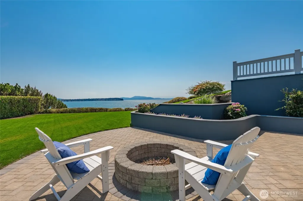 5685 Nakat Way Blaine WA 98230