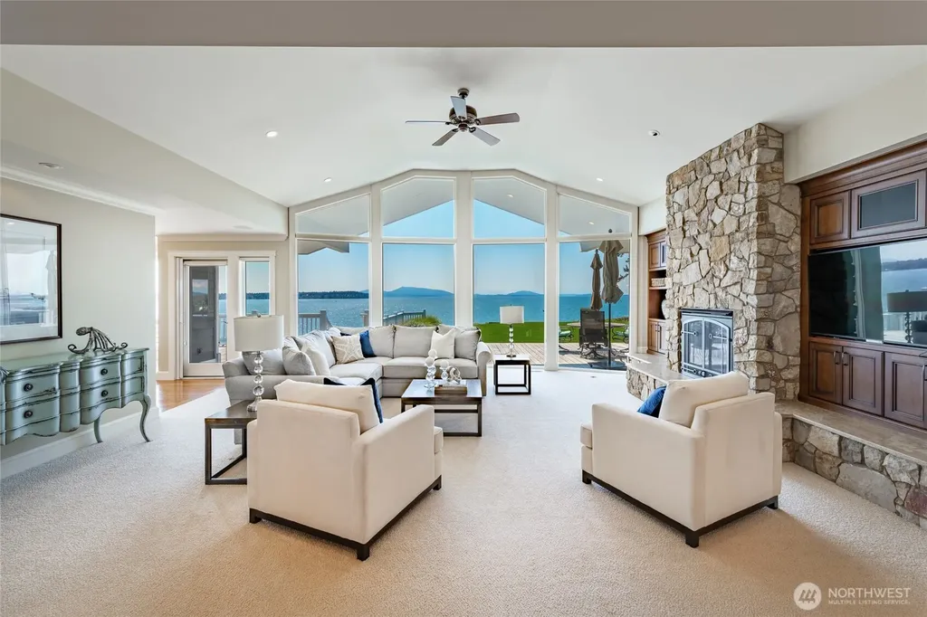 5685 Nakat Way Blaine WA 98230